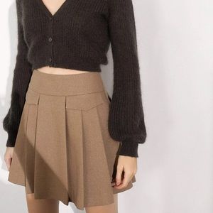 JING Matisse camel pleated pocket skort